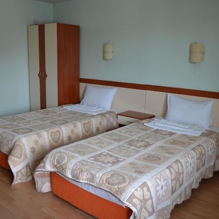 גורנה אוריאחוביצה Hotel Perla מראה חיצוני תמונה