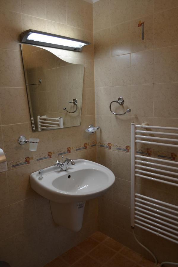 גורנה אוריאחוביצה Hotel Perla מראה חיצוני תמונה