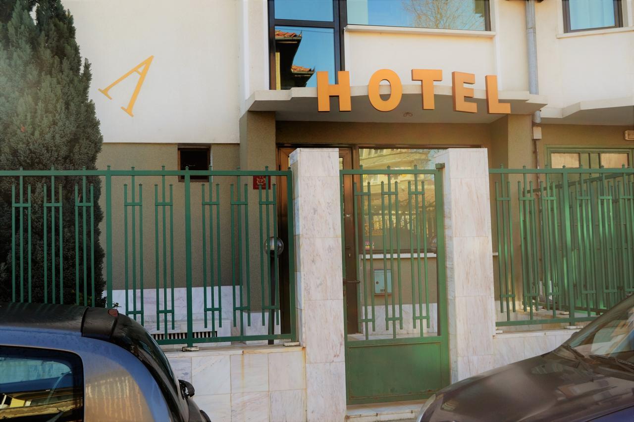 גורנה אוריאחוביצה Hotel Perla מראה חיצוני תמונה
